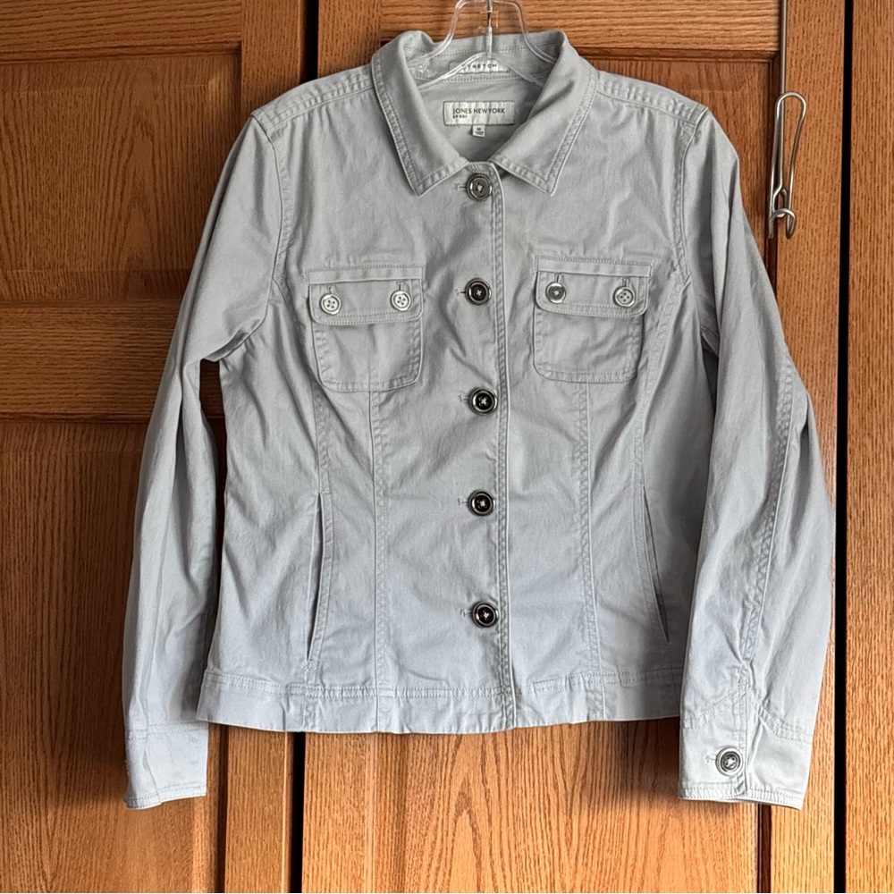 Classic classy Jones New York beige stretchy slim fit women’s jacket M